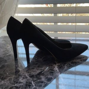 Sole Society Classic Black suede stiletto pumps Size 8